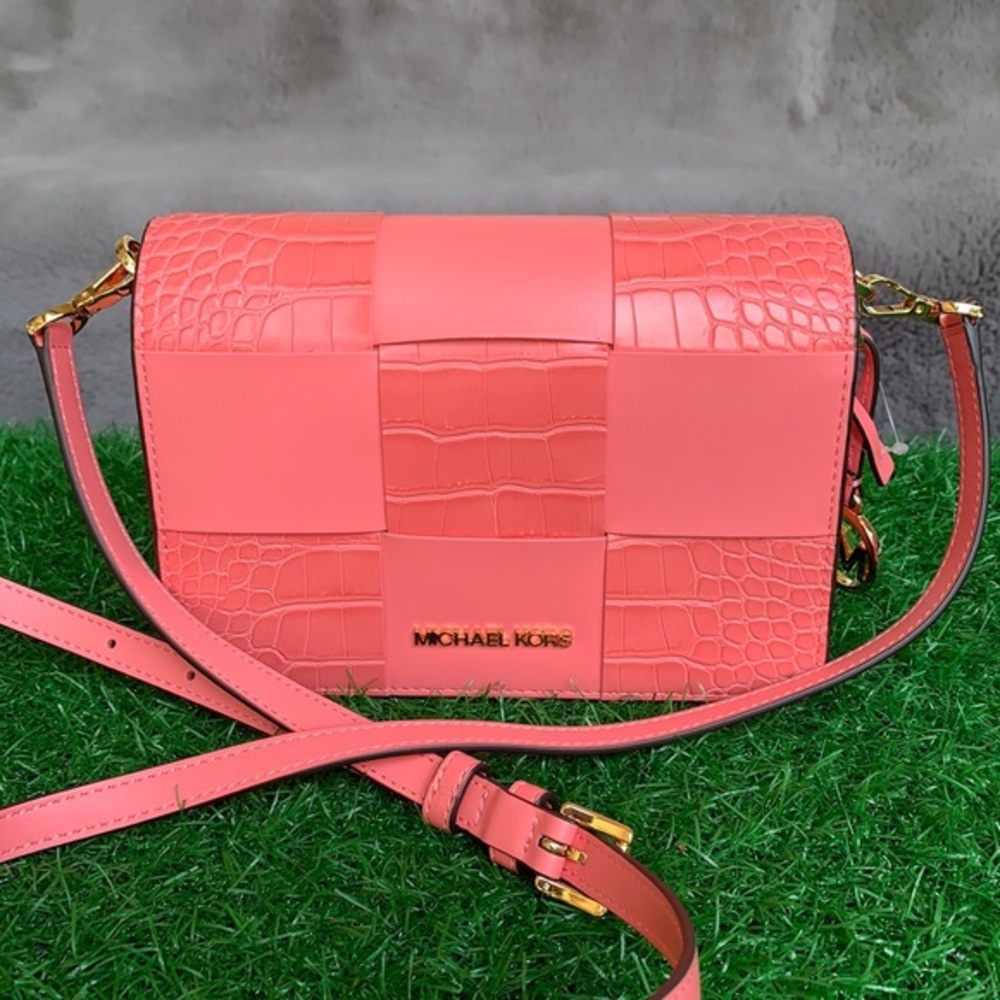 MICHAEL KORS MERCER SM CLUTCH XBODY GRAPEFRUIT